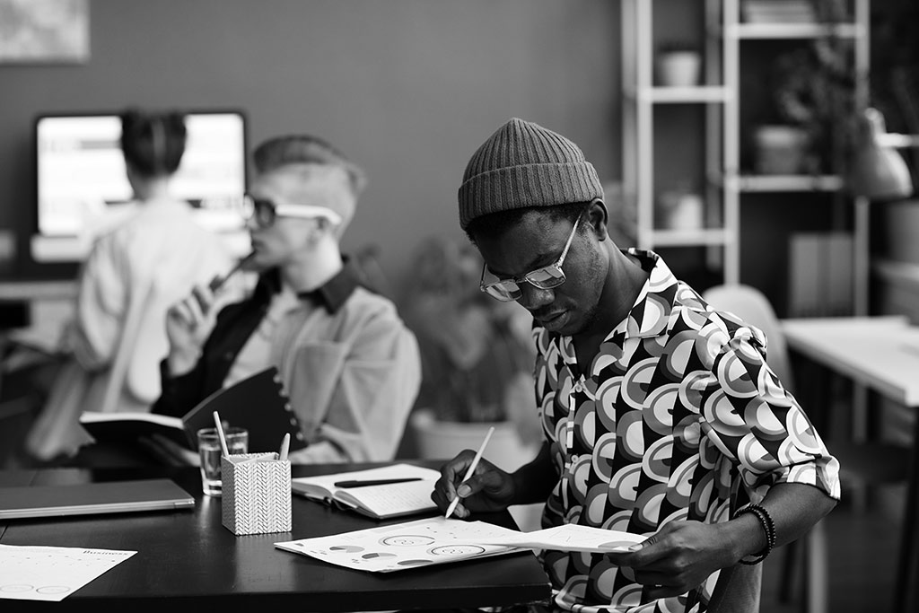 african-american-design-professional-2022-05-01-23- ... african-american-design-professional-2022-05-01-23-01-08-utc