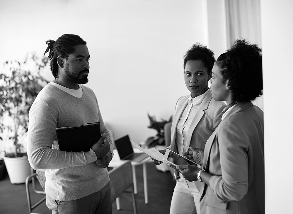 group-of-african-american-entrepreneurs-talking-du- ... group-of-african-american-entrepreneurs-talking-du-2022-12-17-06-32-38-utc
